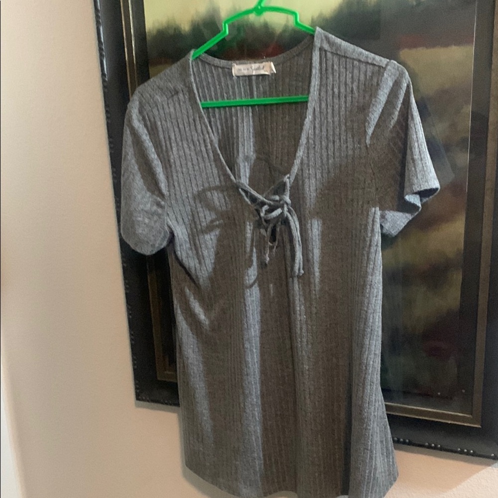 Gray Ribbed Women's Top - Picture 3 of 4